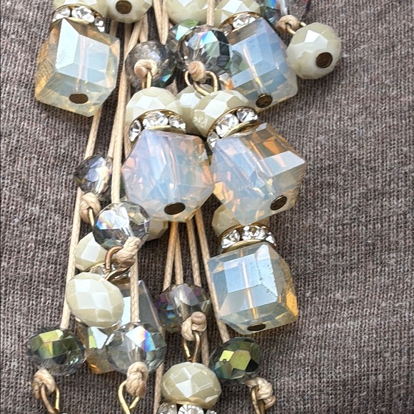 Cream and Gold Waterfall Necklace with iridescent crystal bead accent - Picture 4 of 9